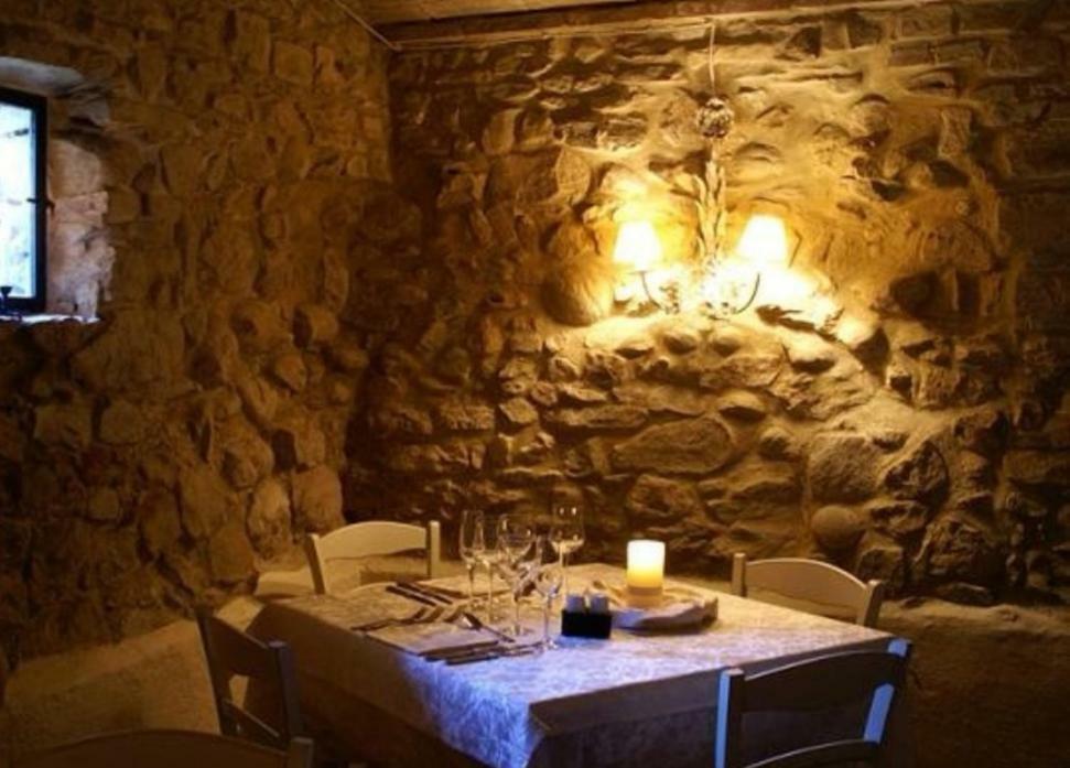 Castello Di Albereto Hotel Trarivi Exterior photo