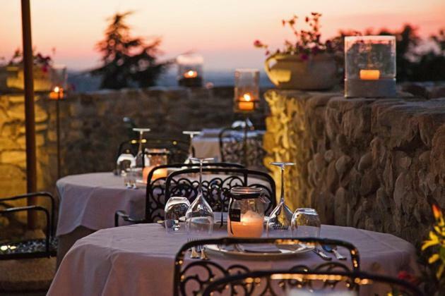 Castello Di Albereto Hotel Trarivi Exterior photo