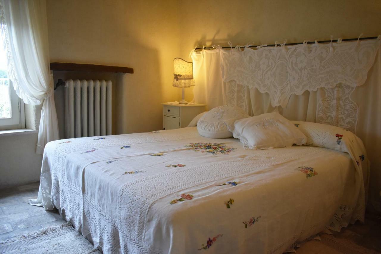 Castello Di Albereto Hotel Trarivi Exterior photo